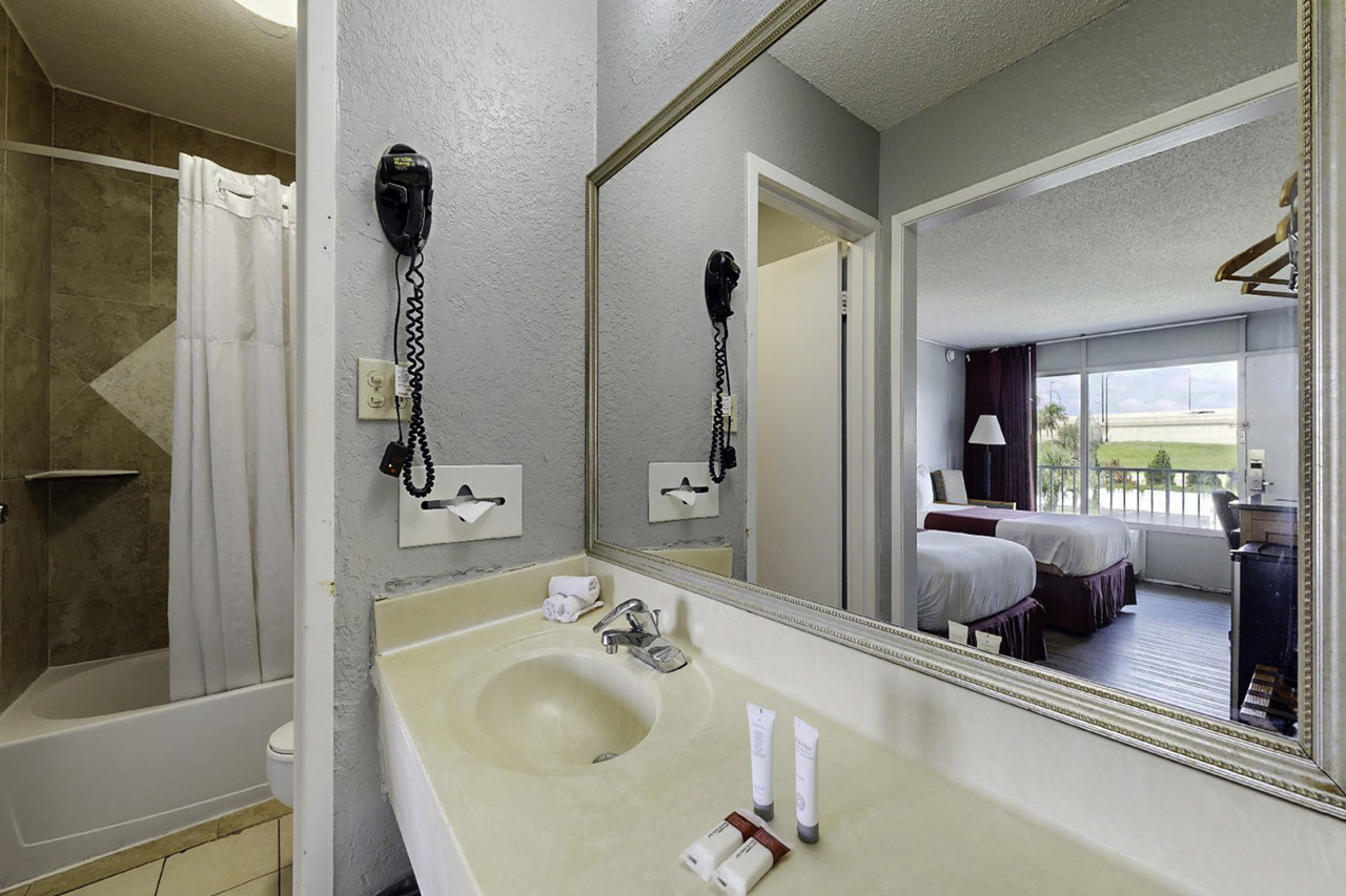accessible_shower